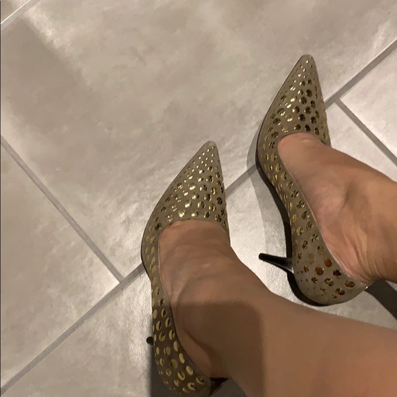 Heels - Picture 2 of 6